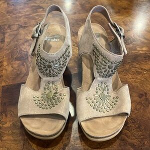Dansko Tan leather sandals